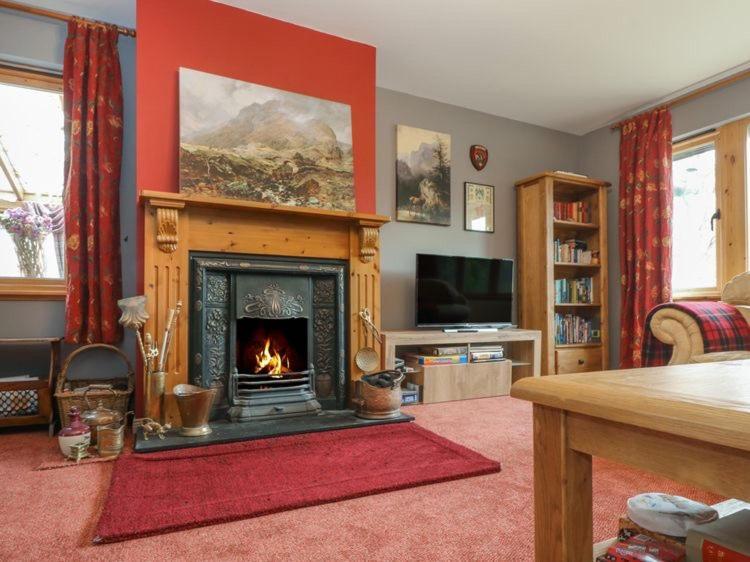 Tarmachan Cottage - West Highland Getaway Fort William Exterior photo